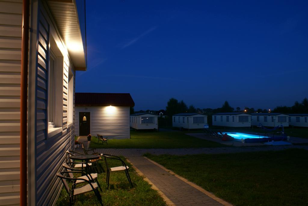 Cuma Camp Villa Sarbinowo Exterior foto
